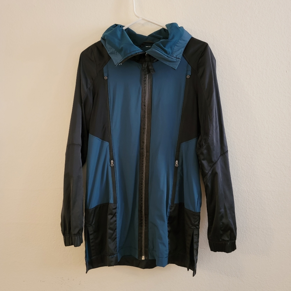 Lululemon Water Resistant Jacket w Hood Teal Black
